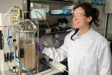 Virginia Echavarri-Bravo in lab